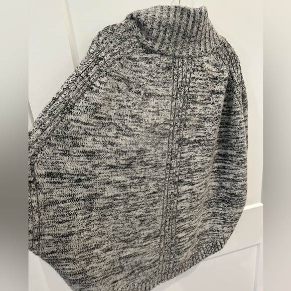 Banana Republic Zip Sweater Capelet Gray - Picture 6 of 9